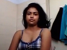 Kerala girl takes nude selfies in video