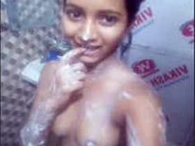 Horny girl sings Hindi and Punjabi songs while masturbating