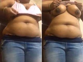 Exclusive Indian Tamil girl reveals her ample cleavage