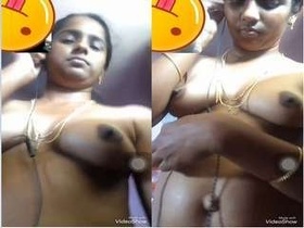 Indian new porn video of aunty fingering herself
