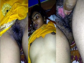 Dehati girl shows off her natural body in a village setting