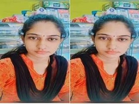 Desi college girl gets naughty with her boyfriend on video call