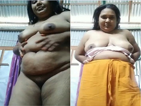 Indian bhabhi flaunts her big tits and pussy in exclusive video