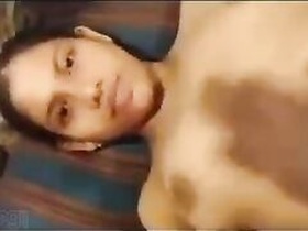 Desi girl gets her pussy pounded by Bangladeshi uncle in MMS video