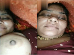 Beautiful Indian bhabhi flaunts her boobs and pussy in exclusive video