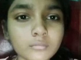 Cute girl sends naughty MMS