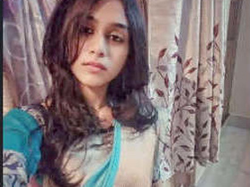 Cute girl in lingerie playing with herself in MMS