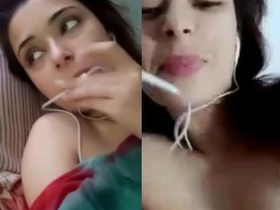 Indian girl on video chat for pleasure
