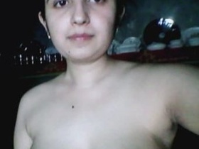 Pakistani girl takes nude selfies