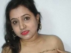 Watch a sexy Indian girl in action on xhamster