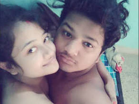 Desi bhabhi's pretty pussy gets filled with cum