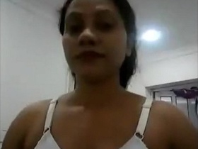 Sri Lankan Aunty's Bouncing Boobs in Hardcore Video