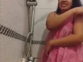 Tamil girl in a sexy bathing suit - A steamy video