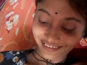 Nude Indian girl takes sexy selfies in solo video