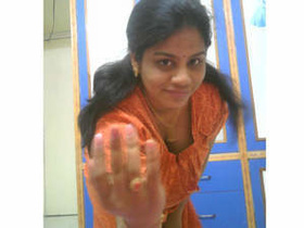 South Indian aunty gets naked in office video