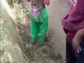 Desi village babe gets outdoor fucking