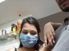 Desi couple's live sex tape on Indian sex tube