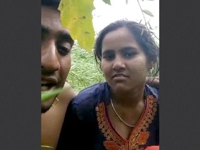 Desi couple enjoys outdoor fucking and sucking in village