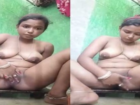 Sexy Indian bhabhi masturbates with big boobs