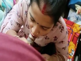 Indian housewife performs oral sex on camera