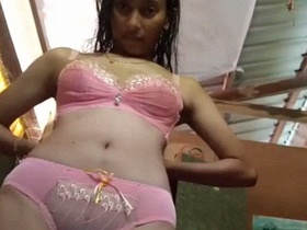 Watch Dehati Desi's nude selfie video in a seductive solo performance