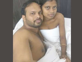 Desi couple indulges in hotel room sex in village